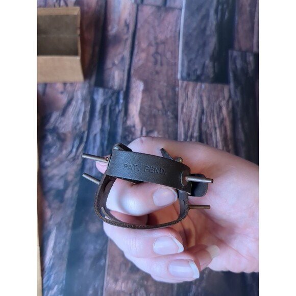 VTG Studded Quail Harness Le Captive Leather Strap Game Bird Rustic Cabin Decor - Picture 12 of 16